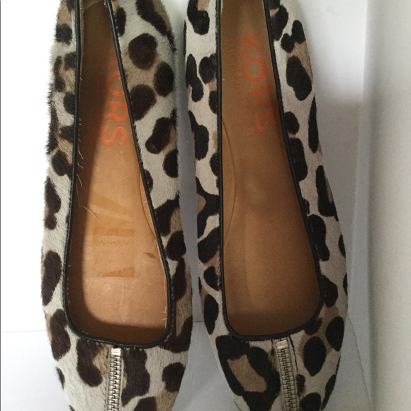 Michael Kors size 6 flats leopard animal hair - Picture 3 of 7